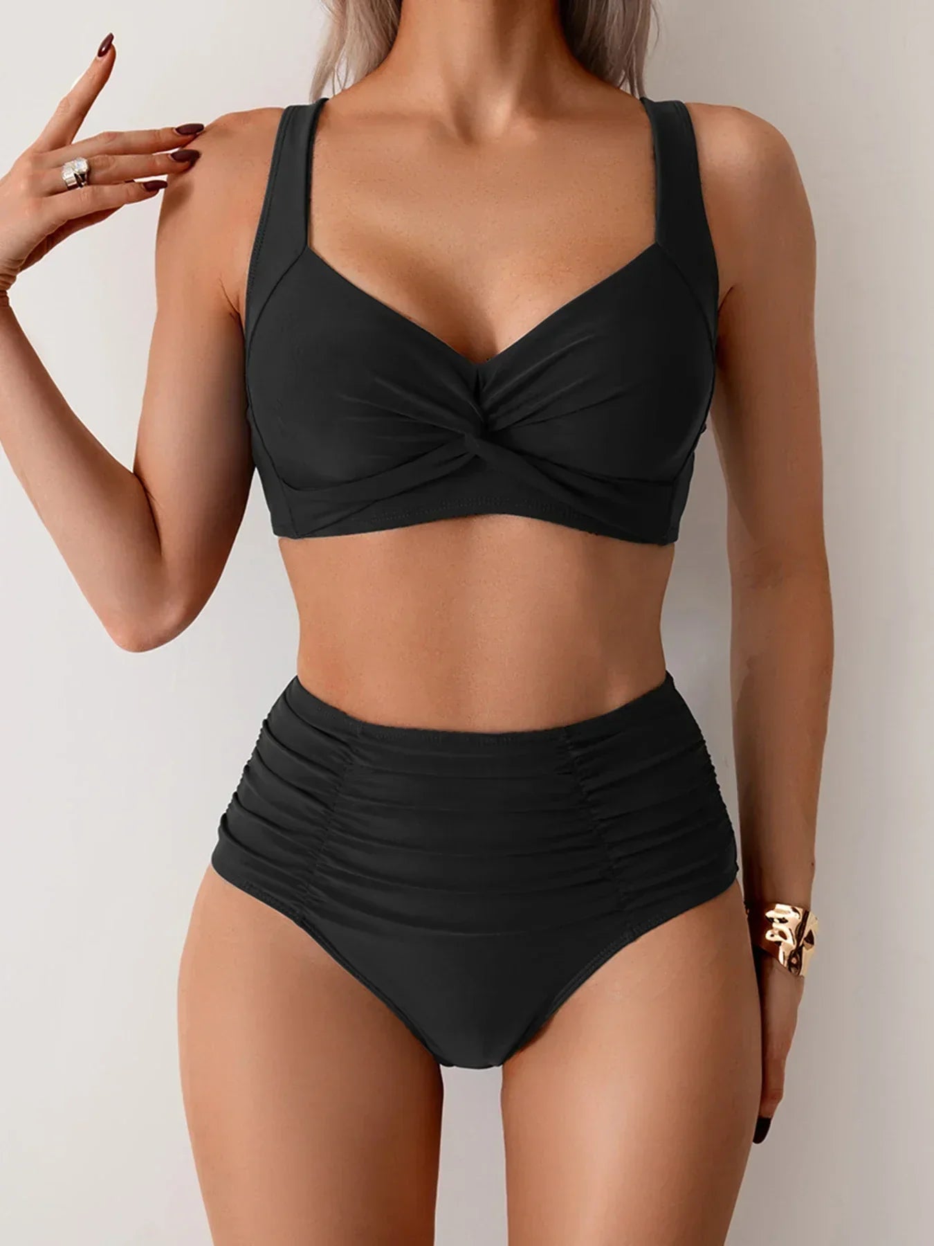 Asirem™ – Sleek Elegance for the Summer Season
